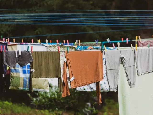 How To Remove Cigarette Smell From Clothes In 2026: Fast, Lasting Methods That Work
