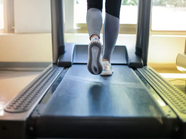 Beginner Treadmill Walking Workout: A 4-Week Plan To Build Fitness And Burn Calories